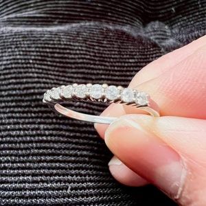 IGI Certified 10K Gold Wedding Diamond Band Ring (0.26 Carat)